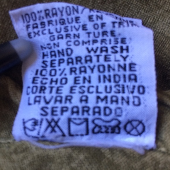 🔹2 for $85🔹 Vintage embroidered wrap skirt - Picture 5 of 5